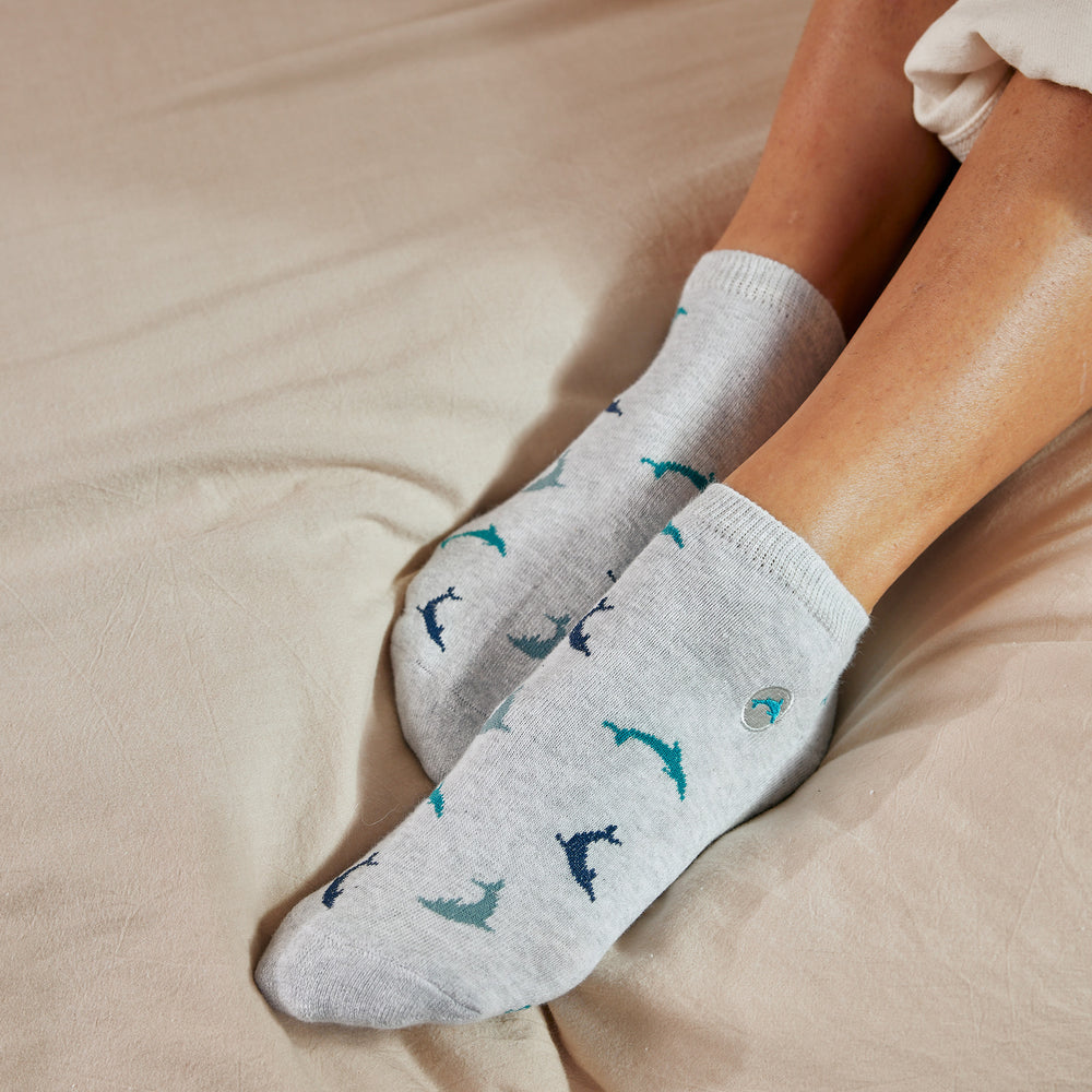 Socks that Protect Dolphins - Conscious Step