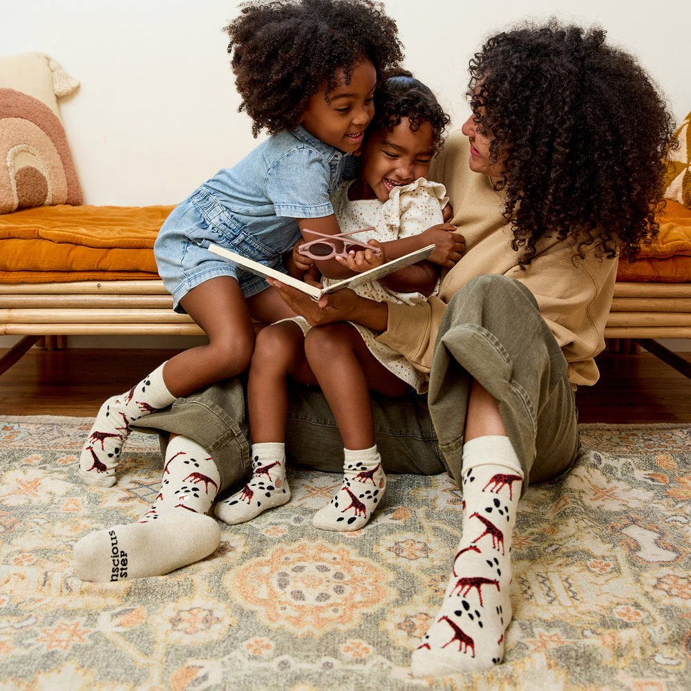 Kids Socks that Protect Giraffes - Conscious Step
