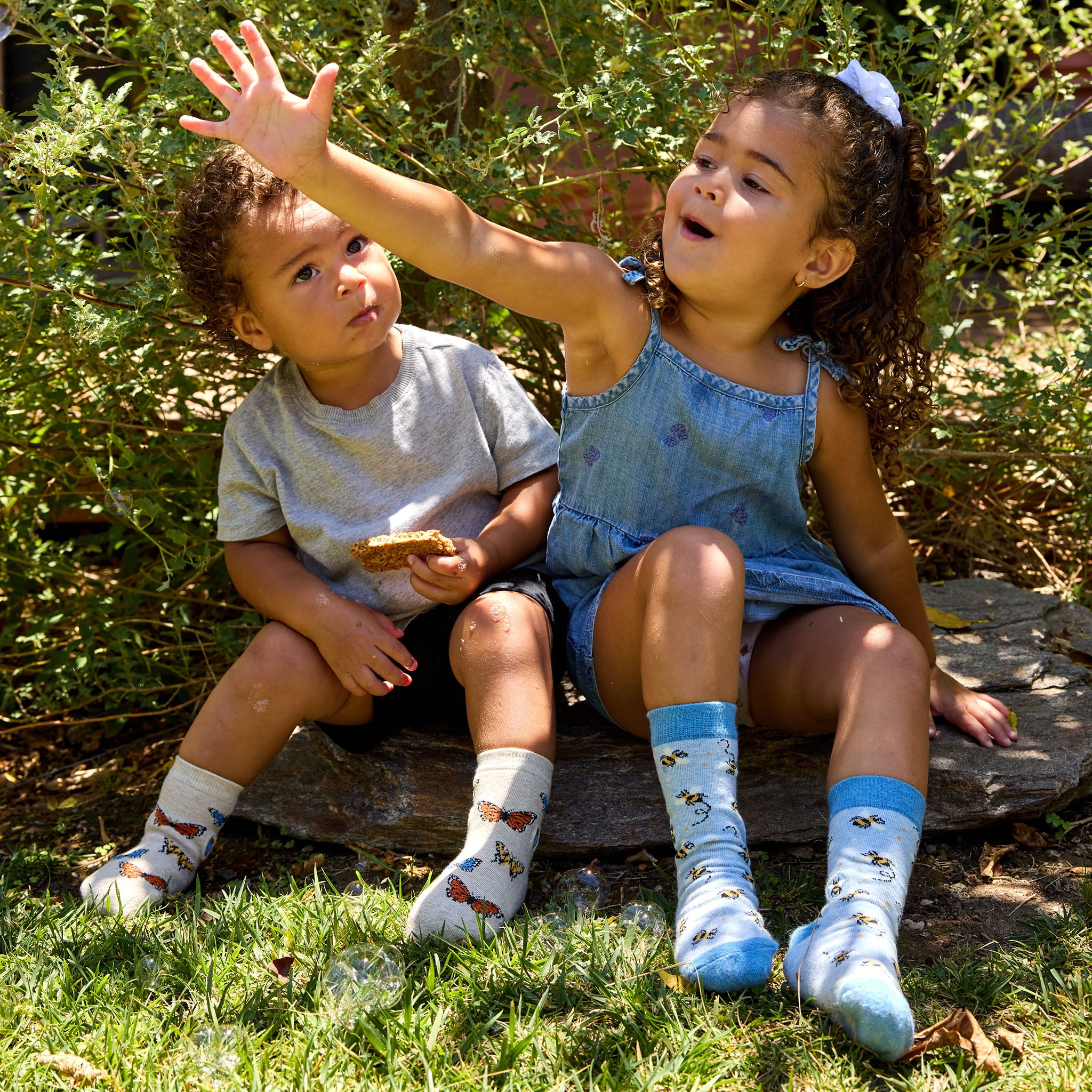 Kids Socks that Protect Bees - Conscious Step