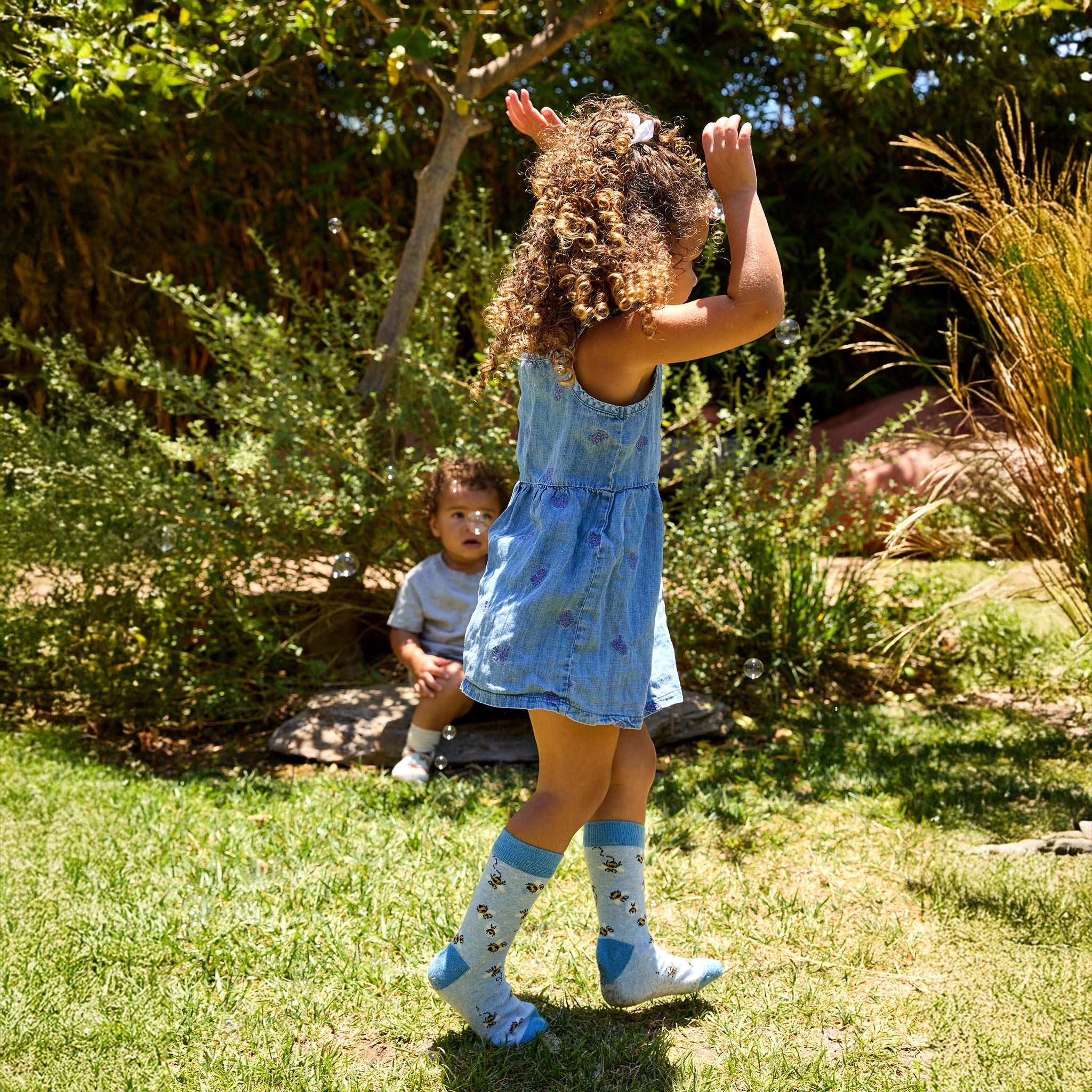 Kids Socks that Protect Bees - Conscious Step