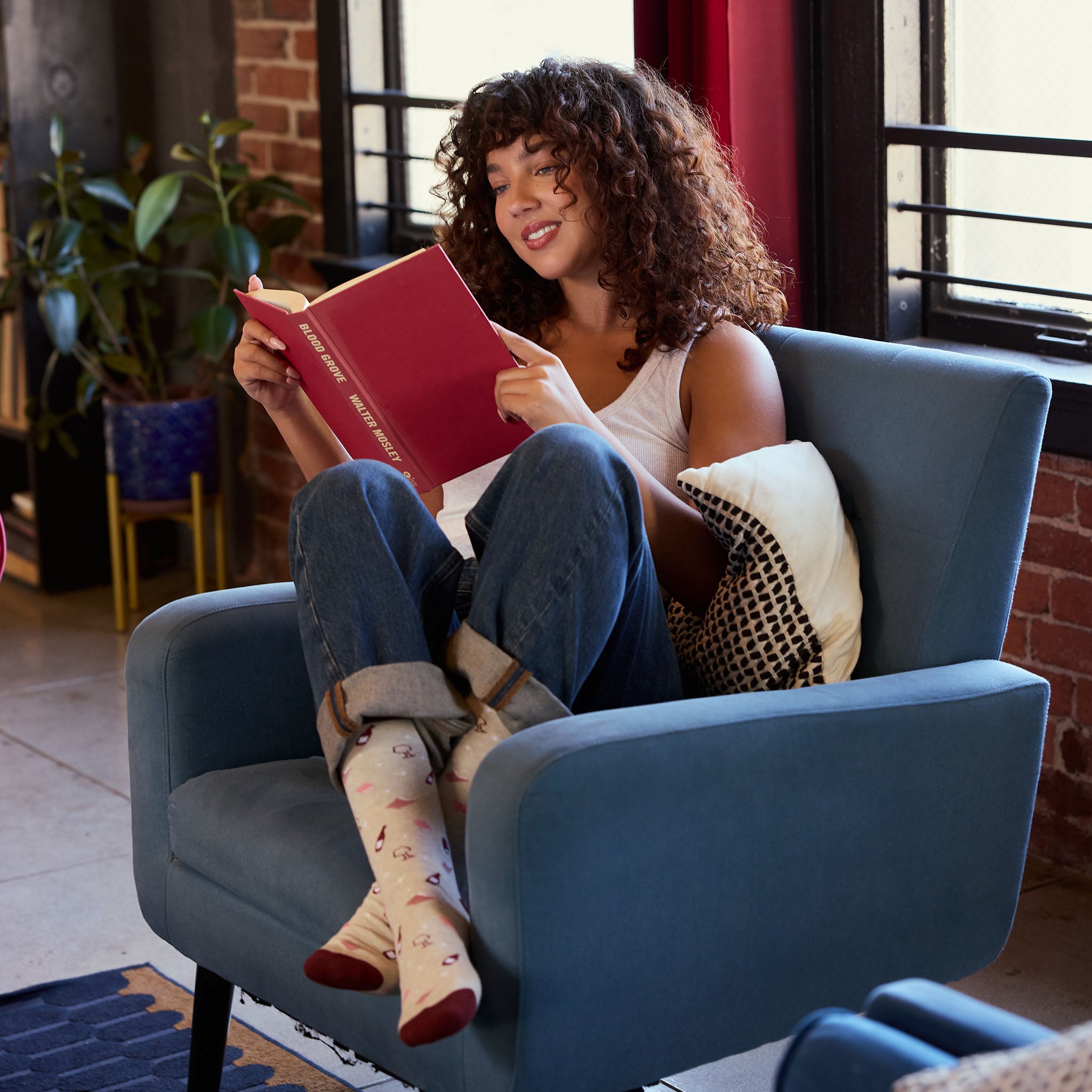 Socks that Give Books - Conscious Step