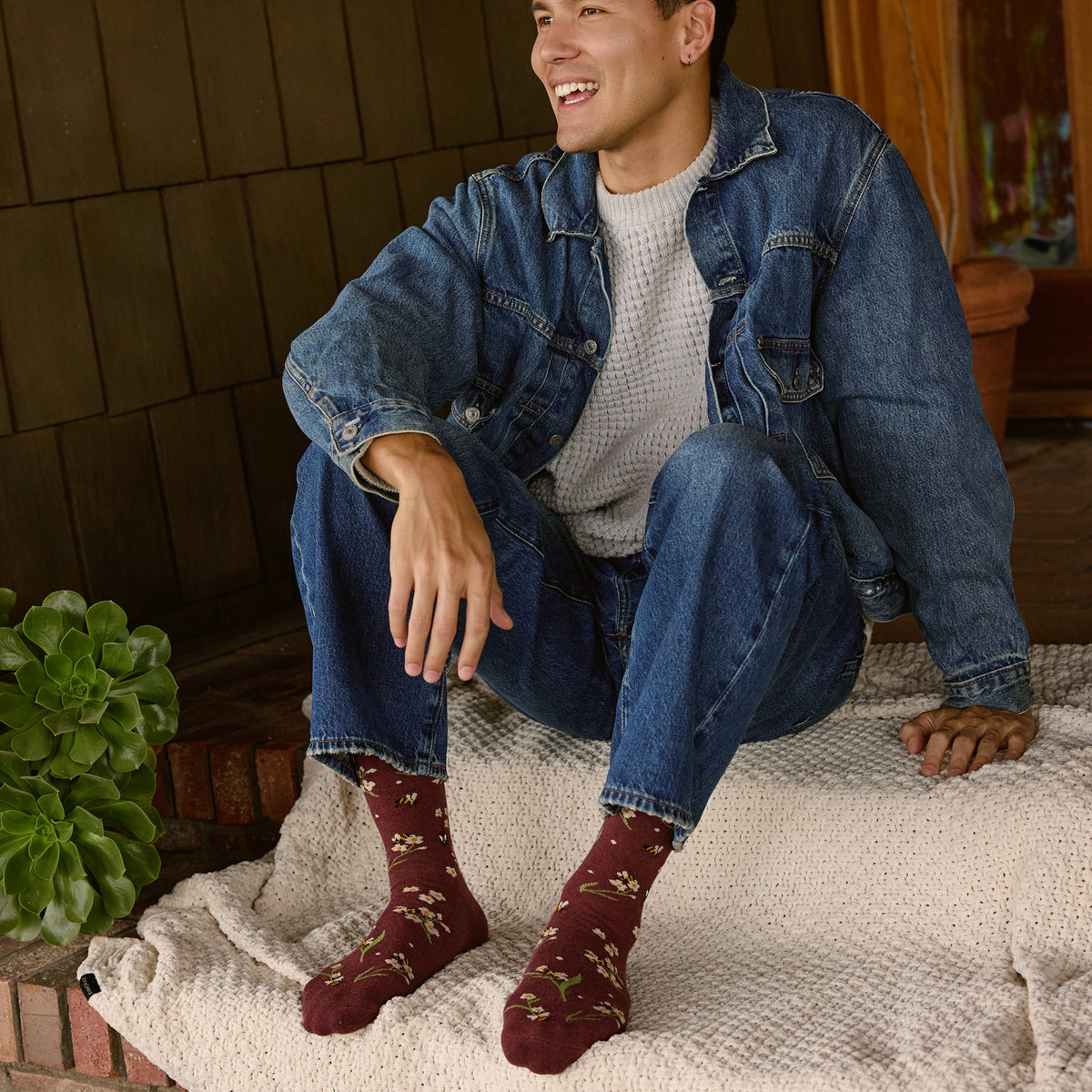 Socks that Protect Bees - Conscious Step